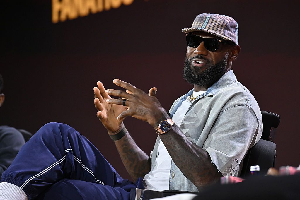 LeBron James Announces He's Signing With The Philadeliphia 76ers LeBron James Announces He's Signing With The Philadeliphia 76ers